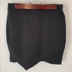 H&M Skirts - Black H&M Skirt H&M Skirts - Black H&M Skirt